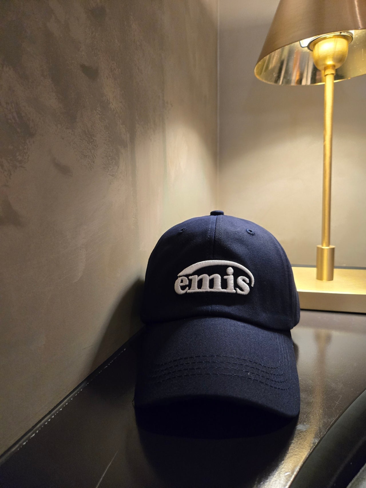 Emis cap