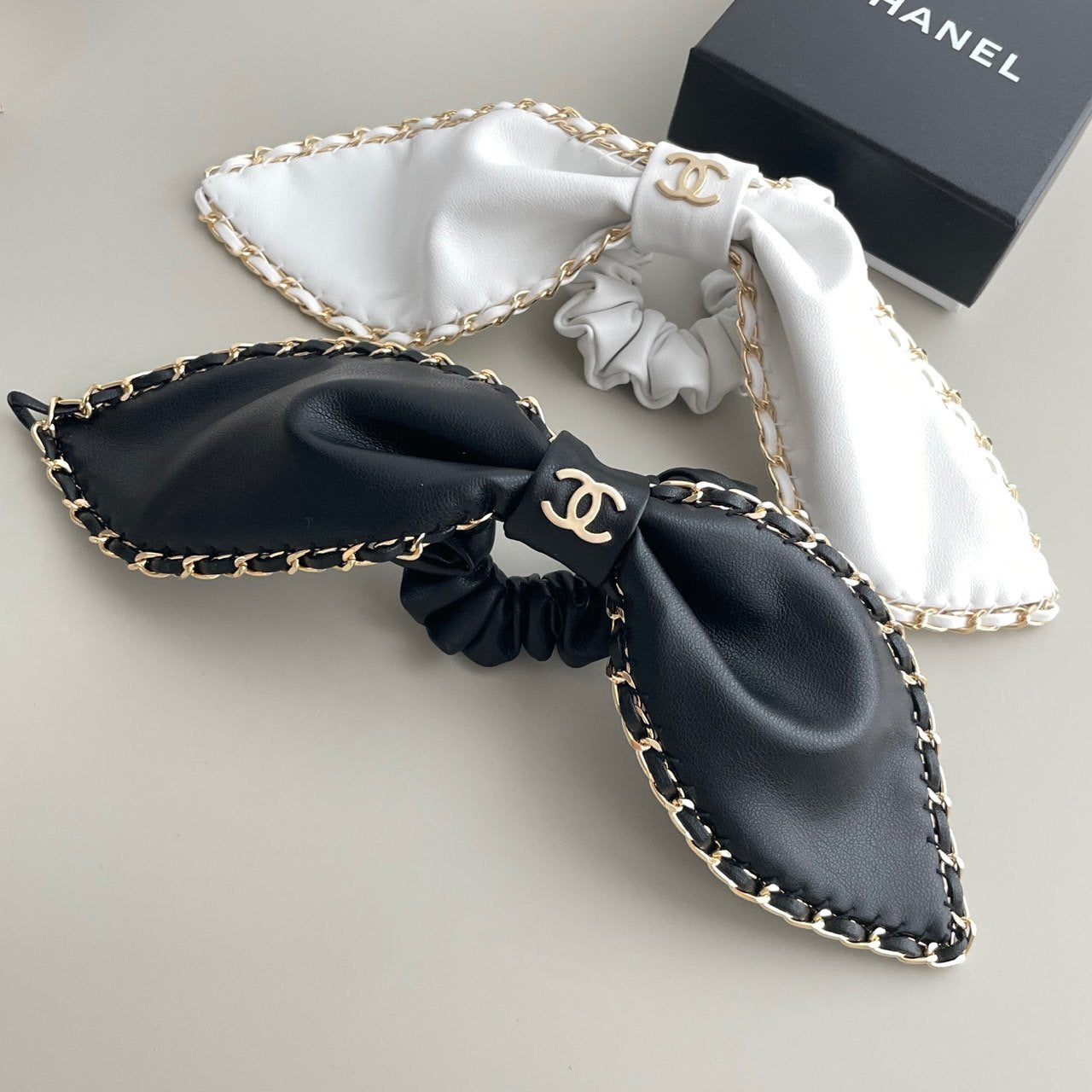 Hair tie